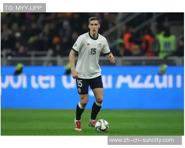 施洛特贝克全场触球与传球双双领先展现稳健表现助力球队胜利