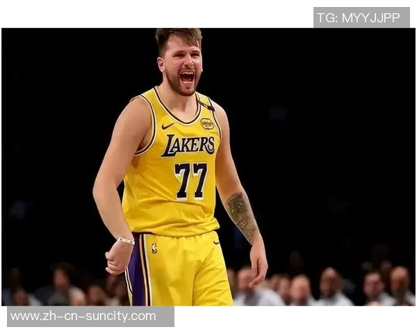 东契奇谈球队默契:全力以赴的拼搏精神让比赛更具乐趣 东契奇谈球队默契:全力以赴的拼搏精神让比赛更具乐趣