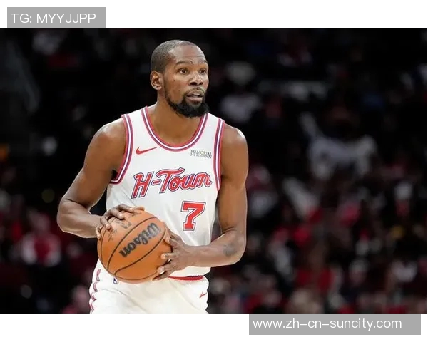 杜兰特三节表现抢眼15投8中贡献22分5篮板1助攻2盖帽第三节状态略有下滑