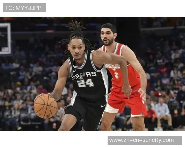 福克斯强调进攻篮板的重要性呼吁球队提升制造失误与转换进攻能力