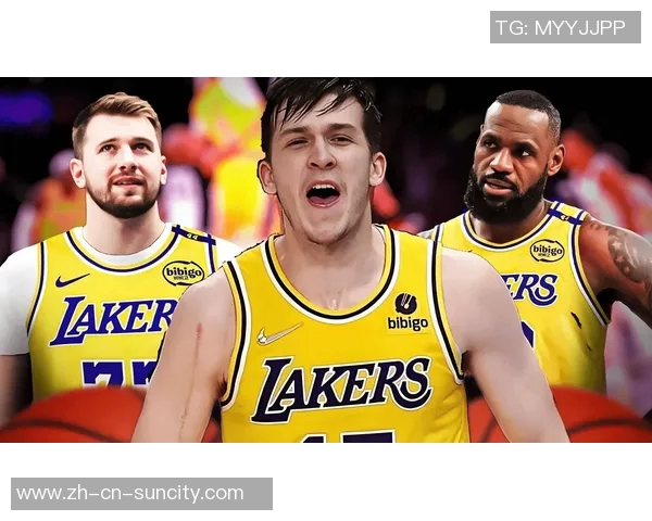 阿尔卡拉斯身穿詹姆斯23号紫金战袍在澳网训练致敬传奇运动员